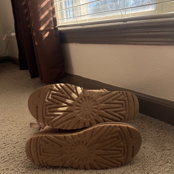 UGG Women's Bailey Bow II - Picture 4 of 8